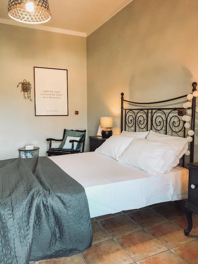 Agrilia Maison Razáta Extérieur photo