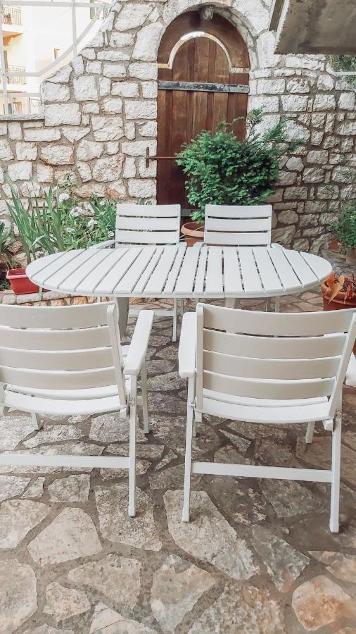 Agrilia Maison Razáta Extérieur photo