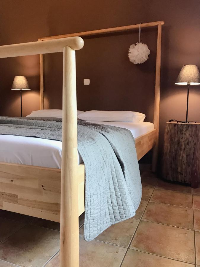 Agrilia Maison Razáta Extérieur photo