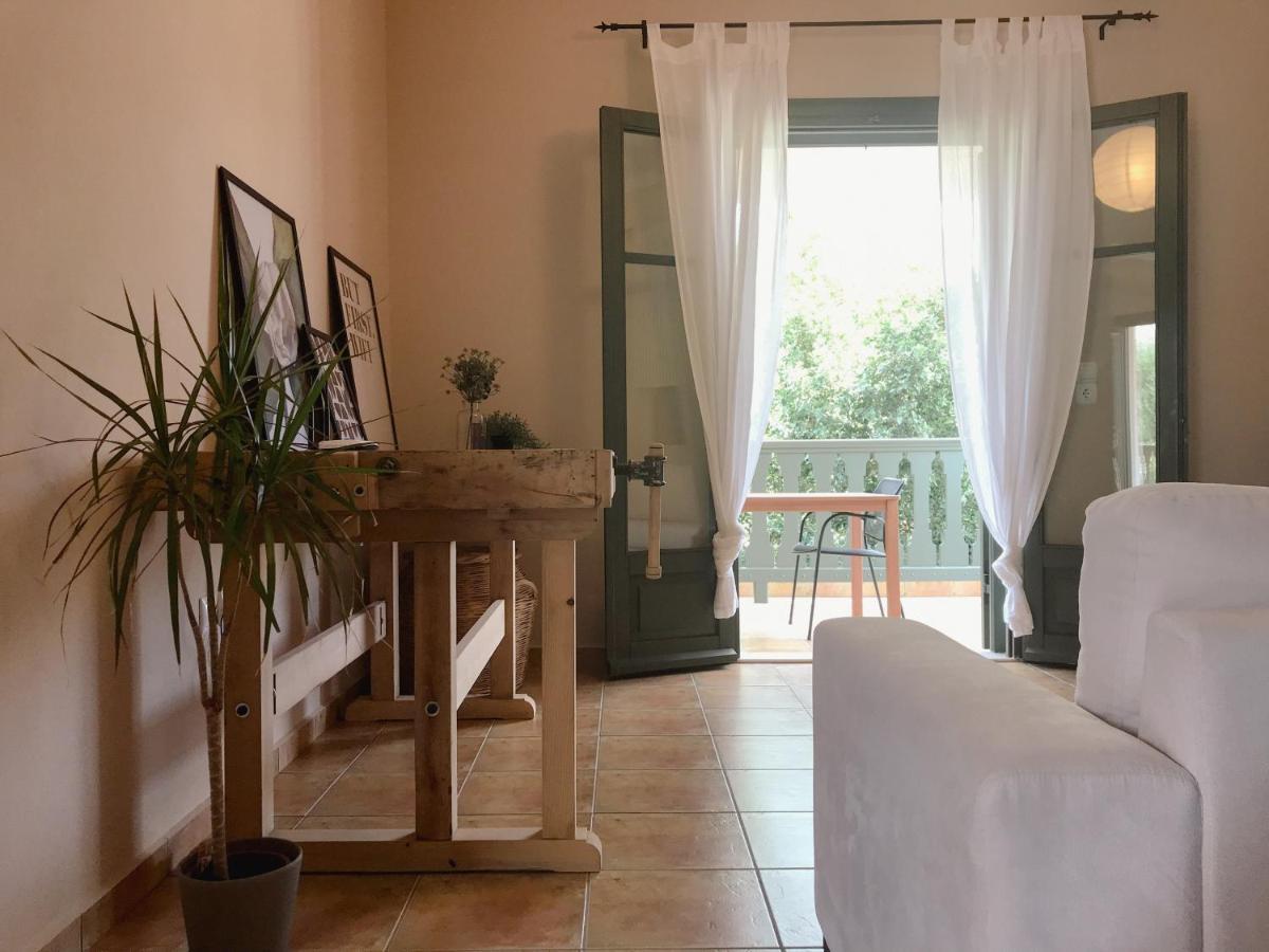 Agrilia Maison Razáta Extérieur photo